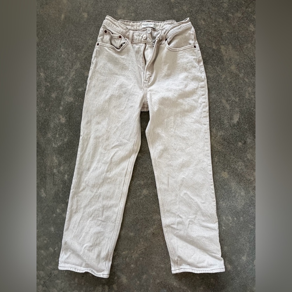 Abercrombie & Fitch the 90’s relaxed jean high rise